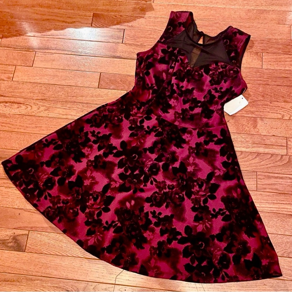 New NWT Nordstrom Valentine’s Day red wine and black peplum mini dress size S